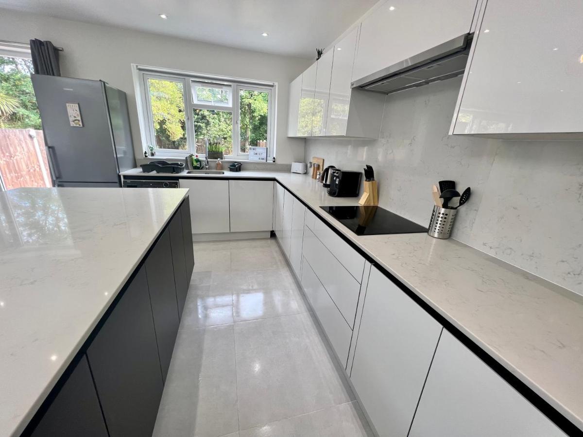 Вілла Wembley Stadium 5 Star Brand New Luxury Sleeps 14 With Parking Лондон Екстер'єр фото