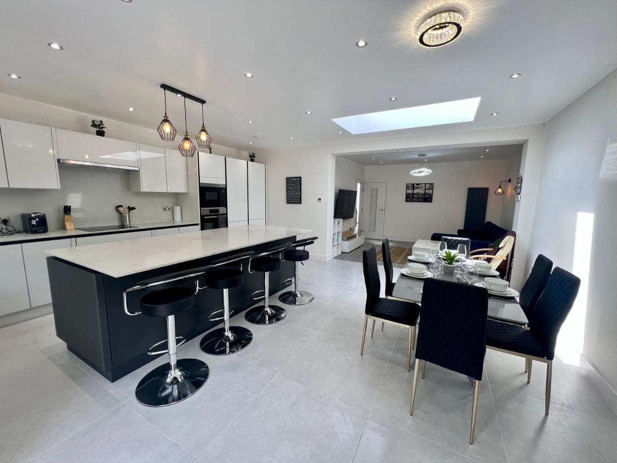 Вілла Wembley Stadium 5 Star Brand New Luxury Sleeps 14 With Parking Лондон Екстер'єр фото